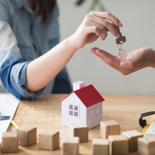 VIVIENDA PRIVATIVA CON HIPOTECA ABONADA EN GANANCIALES